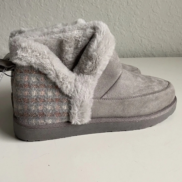 Maurices Gray Slipper Boots Faux Fur Lining Pull On Cozy - Picture 12 of 14